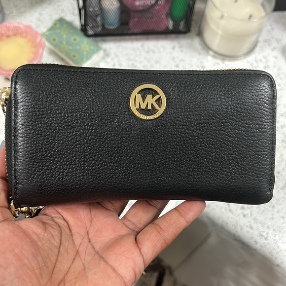 Michael Kors Set - Picture 10 of 14